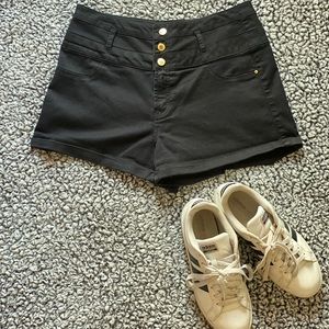 Black, high-waisted button down shorts